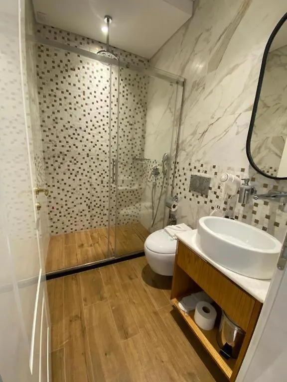 Crown Boutique Hotel Durrës 4*,  Albania