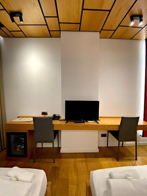 Crown Boutique Hotel Durrës