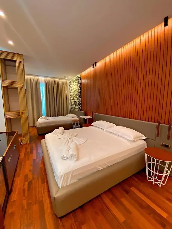 Crown Boutique Hotel Durrës
