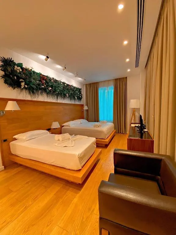Crown Boutique Hotel Durrës Albania