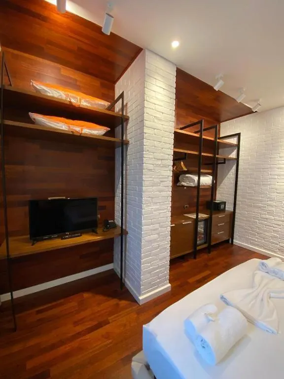 Crown Boutique Hotel Durrës