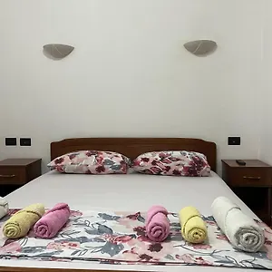 ~villa Gloria~ *** Durrës